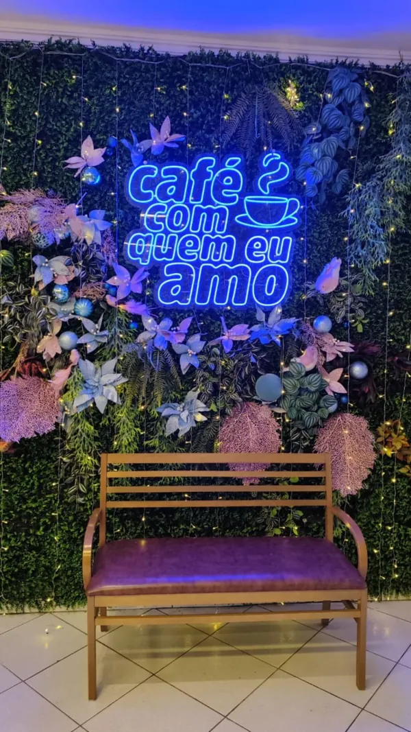 Trabalho da Acrílicos PMW para Café com quem eu amo: neon de LED